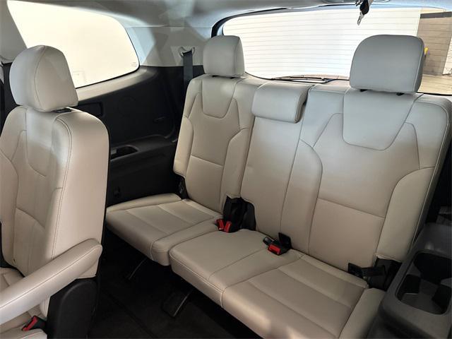 Photo of 2022 Dark Moss Kia Telluride