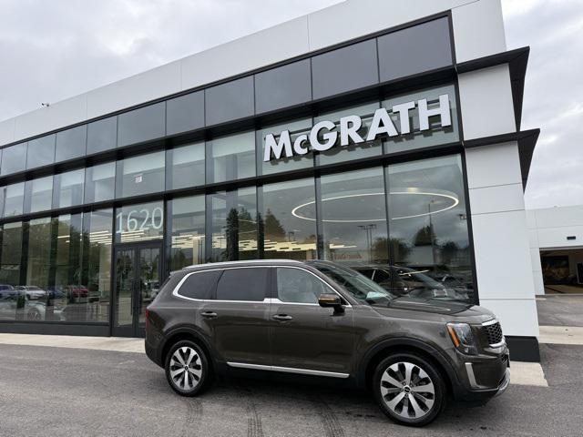Photo of 2022 Dark Moss Kia Telluride