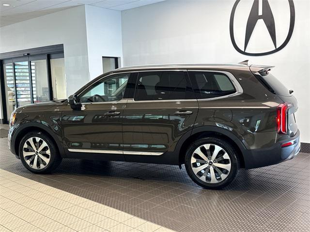Photo of 2022 Dark Moss Kia Telluride