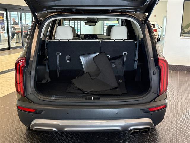 Photo of 2022 Dark Moss Kia Telluride