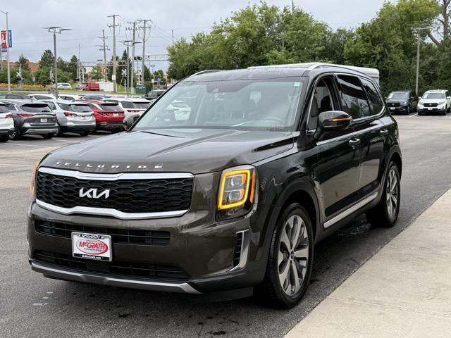 Photo of 2022 Dark Moss Kia Telluride