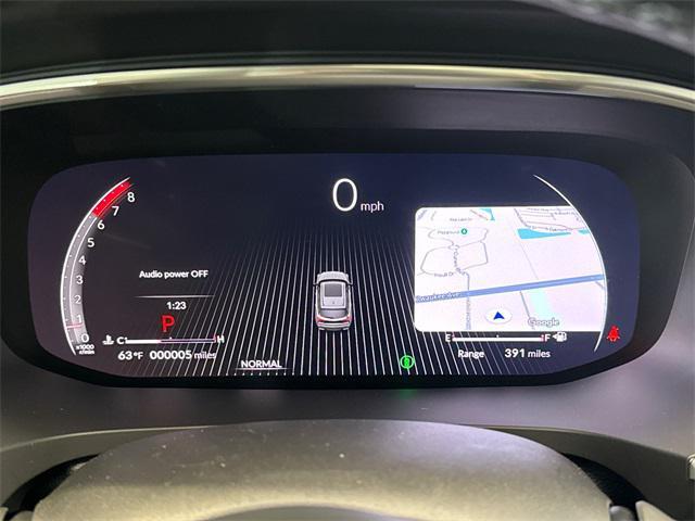 Photo of 2025 Lunar Silver Acura MDX