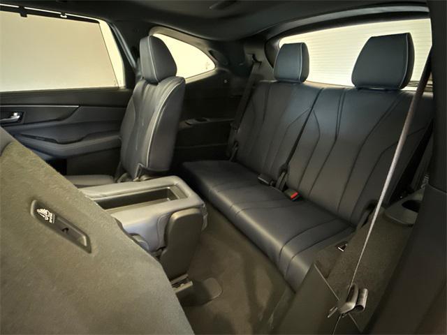 Photo of 2025 Lunar Silver Acura MDX