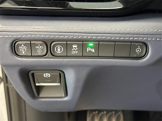 Photo of 2025 Lunar Silver Acura MDX