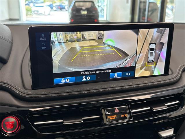 Photo of 2025 Lunar Silver Acura MDX