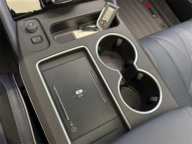 Photo of 2025 Lunar Silver Acura MDX
