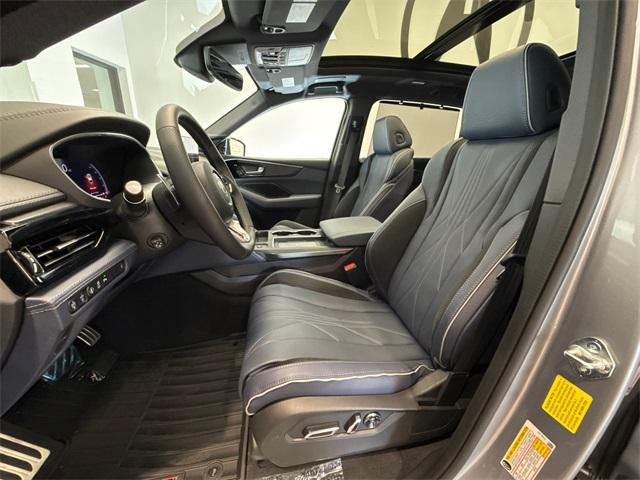 Photo of 2025 Lunar Silver Acura MDX