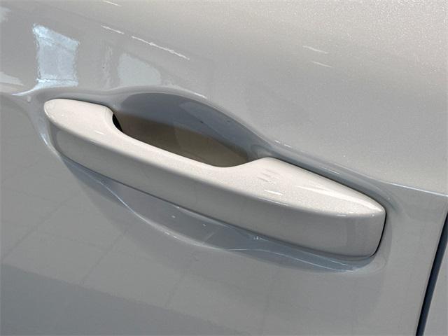 Photo of 2025 Platinum White Pearl Acura Integra