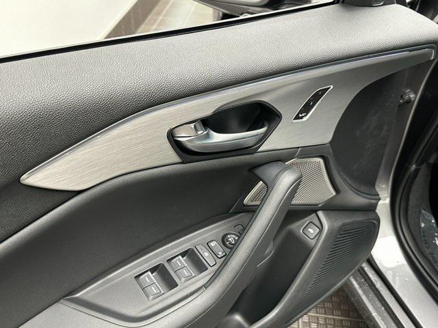 Photo of 2025 Liquid Carbon Metallic Acura TLX