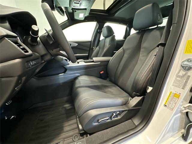 Photo of 2025 Platinum White Pearl Acura TLX