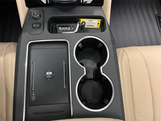 Photo of 2025 Platinum White Acura MDX