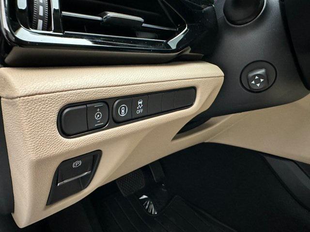 Photo of 2023 Platinum White Pearl Acura MDX