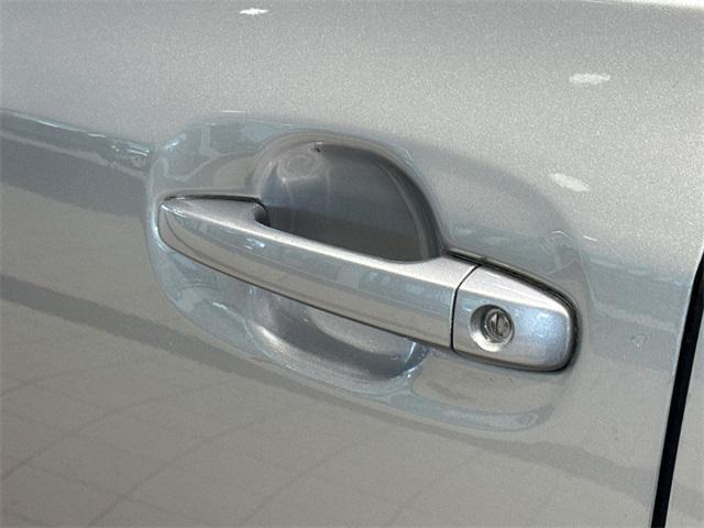 Photo of 2015 Silver Sky Metallic Toyota Sienna