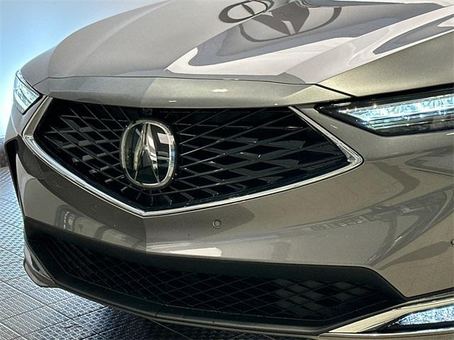 Photo of 2025 Liquid Carbon Metallic Acura MDX