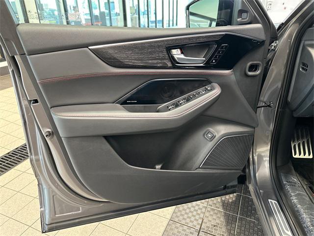 Photo of 2025 Liquid Carbon Acura MDX