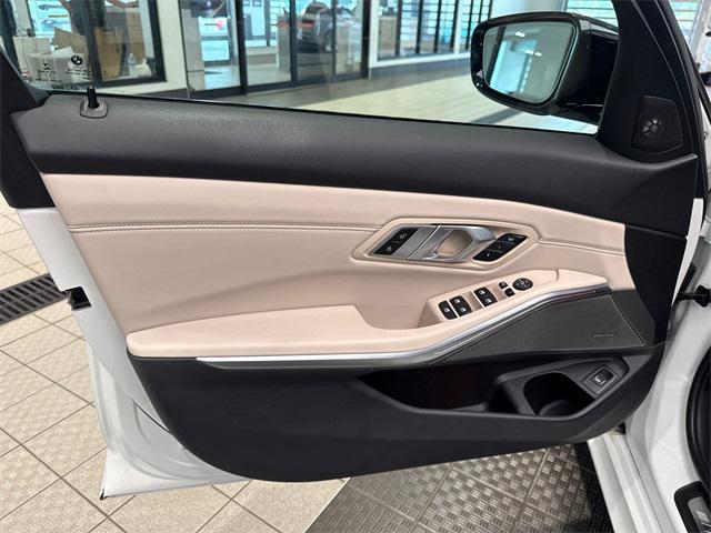 Photo of 2022 Alpine White BMW M340