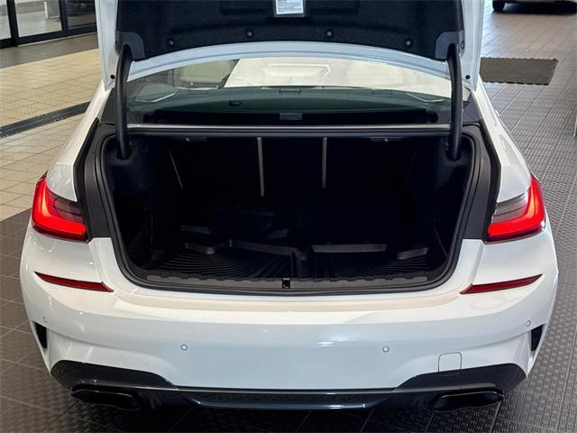 Photo of 2022 Alpine White BMW M340