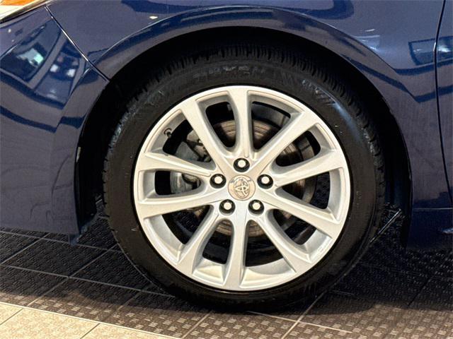 Photo of 2013 Nautical Blue Metallic Toyota Avalon