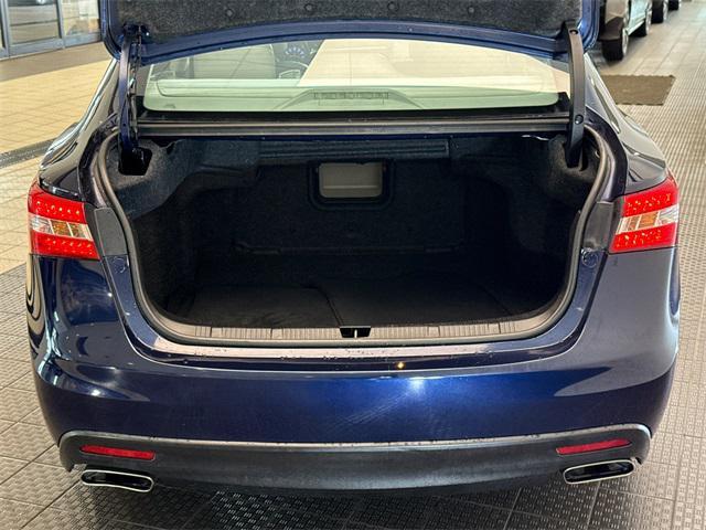 Photo of 2013 Nautical Blue Metallic Toyota Avalon