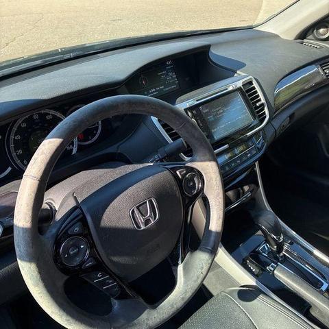Photo of 2017 Crystal Black Pearl Honda Accord