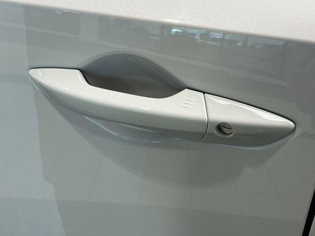 Photo of 2022 Platinum White Pearl Acura MDX