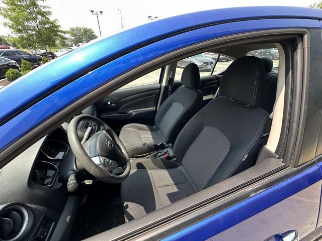 Photo of 2016 Metallic Blue Nissan Versa