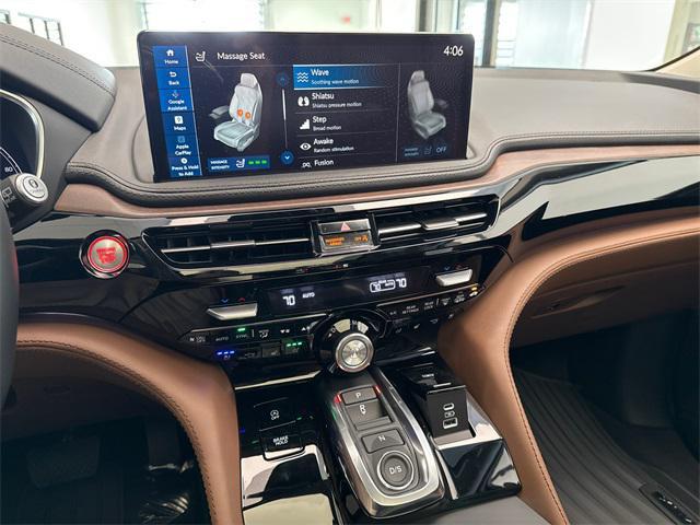 Photo of 2025 Platinum White Acura MDX
