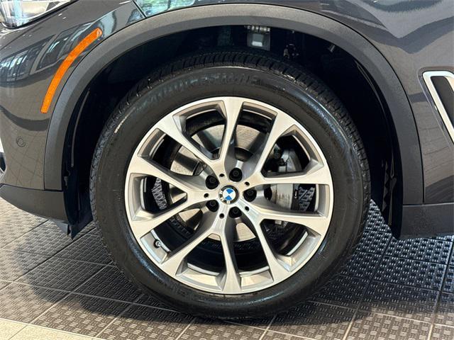 Photo of 2022 Dark Graphite Metallic BMW X5