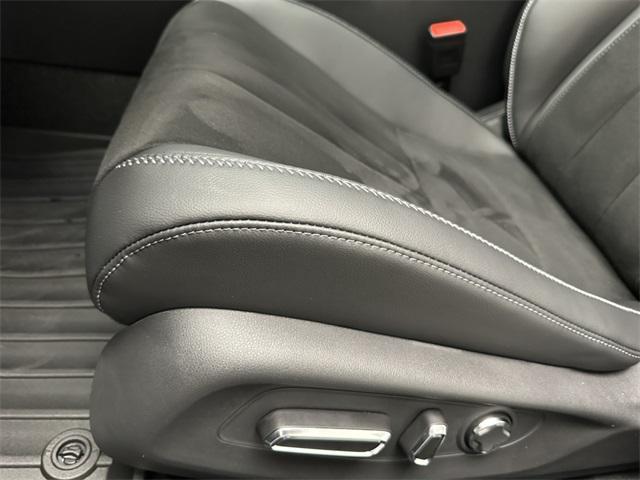 Photo of 2025 Majestic Black Pearl Acura Integra