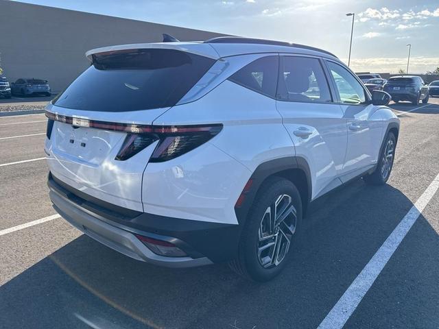 Photo of 2025 White Pearl Hyundai TUCSON