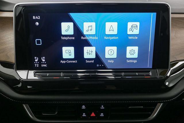 Photo of 2024 Deep Black Pearl Effect Volkswagen Atlas