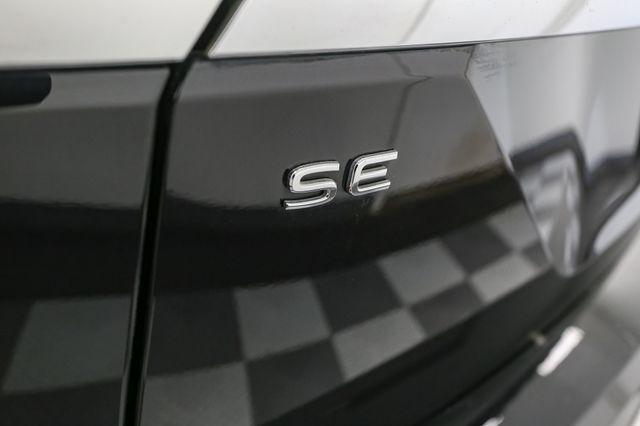 Photo of 2024 Deep Black Pearl Effect Volkswagen Atlas