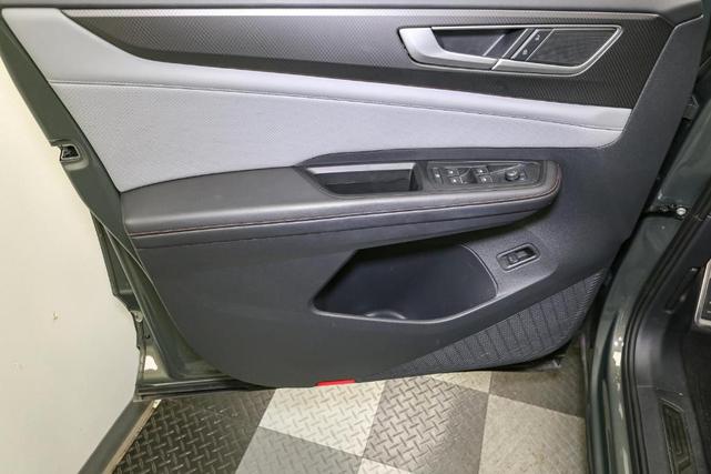 Photo of 2024 Avocado Green Volkswagen Atlas