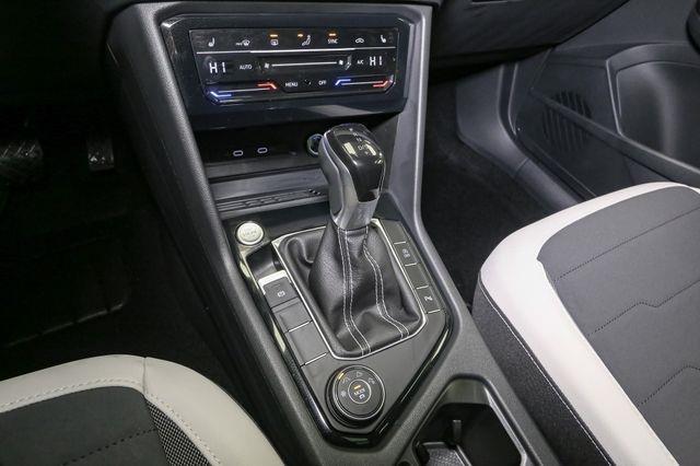Photo of 2025 Pure White Volkswagen Taos