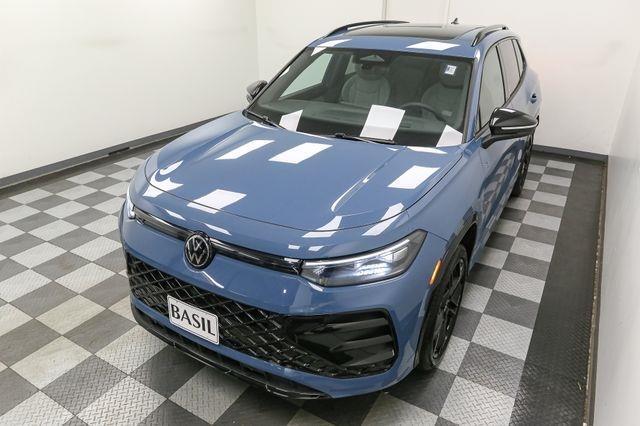 Photo of 2025 Monterey Blue Pearl Volkswagen Tiguan
