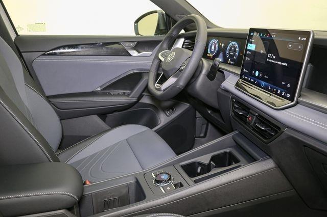 Photo of 2025 Monterey Blue Pearl Volkswagen Tiguan