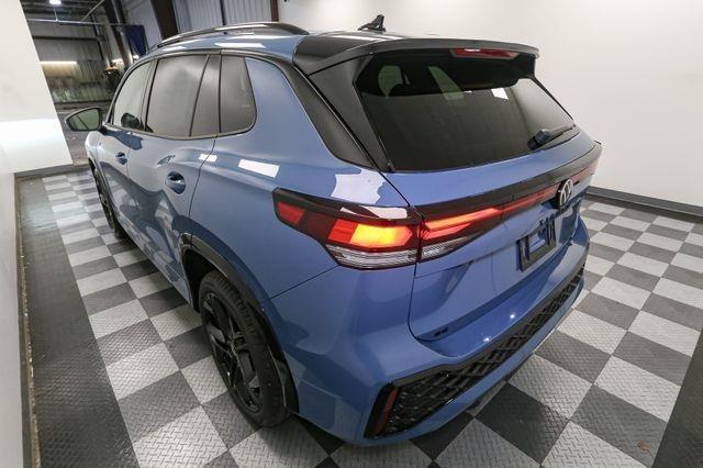 Photo of 2025 Monterey Blue Pearl Volkswagen Tiguan