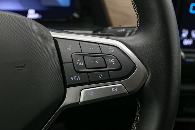Photo of 2025 Silver Mist Metallic Volkswagen Atlas