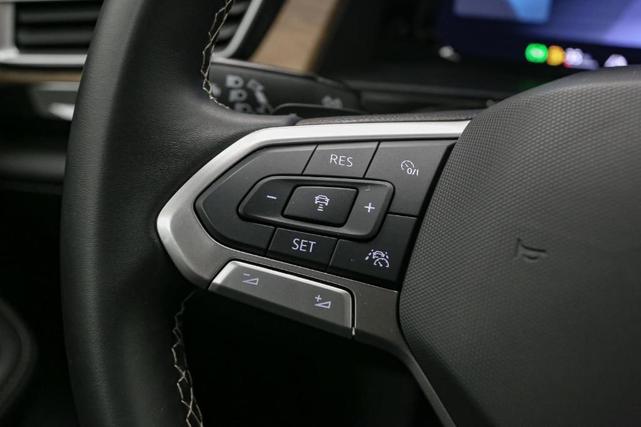 Photo of 2025 Silver Mist Metallic Volkswagen Atlas