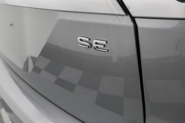 Photo of 2025 Silver Mist Metallic Volkswagen Atlas