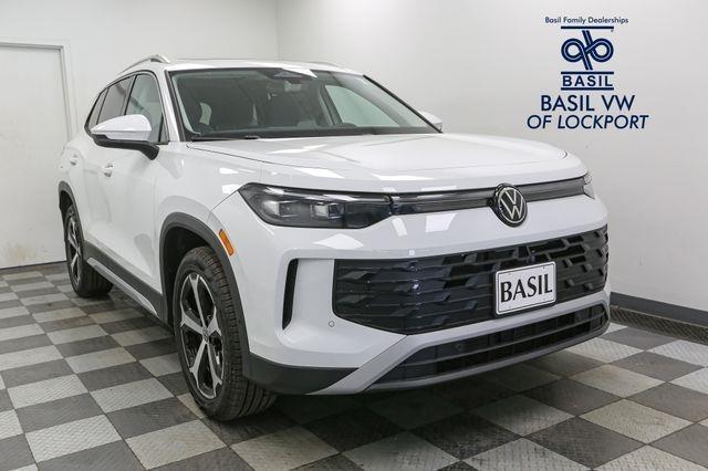 Photo of 2025 Pure White Volkswagen Tiguan