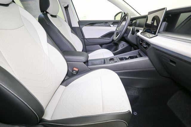 Photo of 2025 Pure White Volkswagen Tiguan