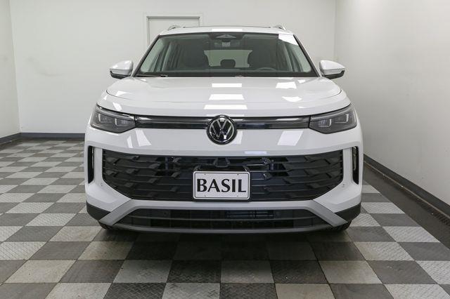 Photo of 2025 Pure White Volkswagen Tiguan