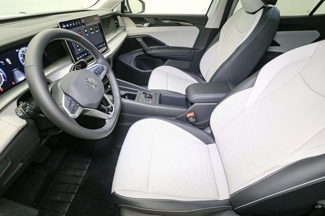 Photo of 2025 Pure White Volkswagen Tiguan