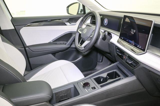 Photo of 2025 Pure White Volkswagen Tiguan
