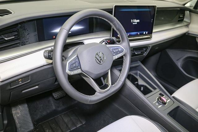 Photo of 2025 Pure White Volkswagen Tiguan