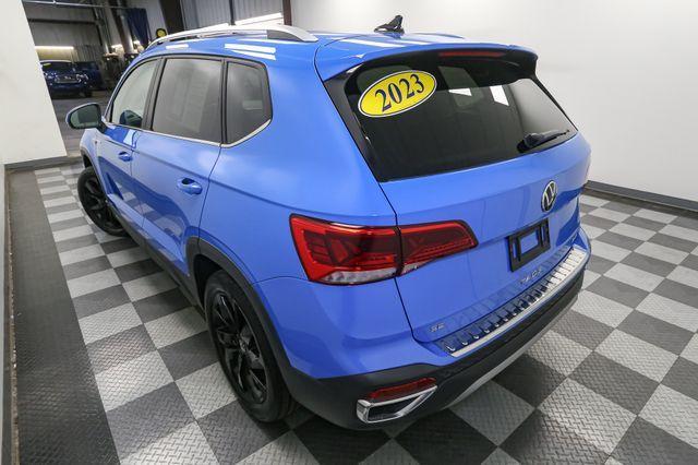 Photo of 2023 Cornflower Blue Volkswagen Taos