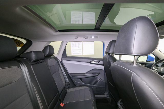 Photo of 2023 Cornflower Blue Volkswagen Taos