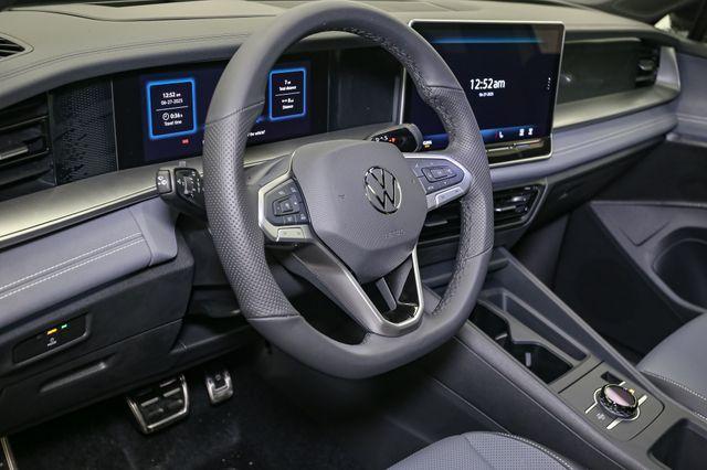 Photo of 2025 Opal White Pearl Effect Volkswagen Tiguan