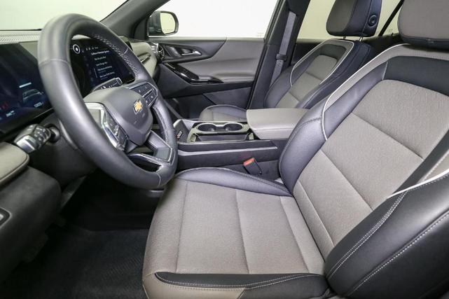 Photo of 2025 Mosaic Black Metallic Chevrolet Equinox